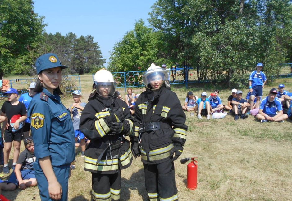 Татарстан. Юные спортсмены попробовали себя в роли пожарных
