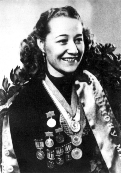 Мария Исакова: 1918 - 2011