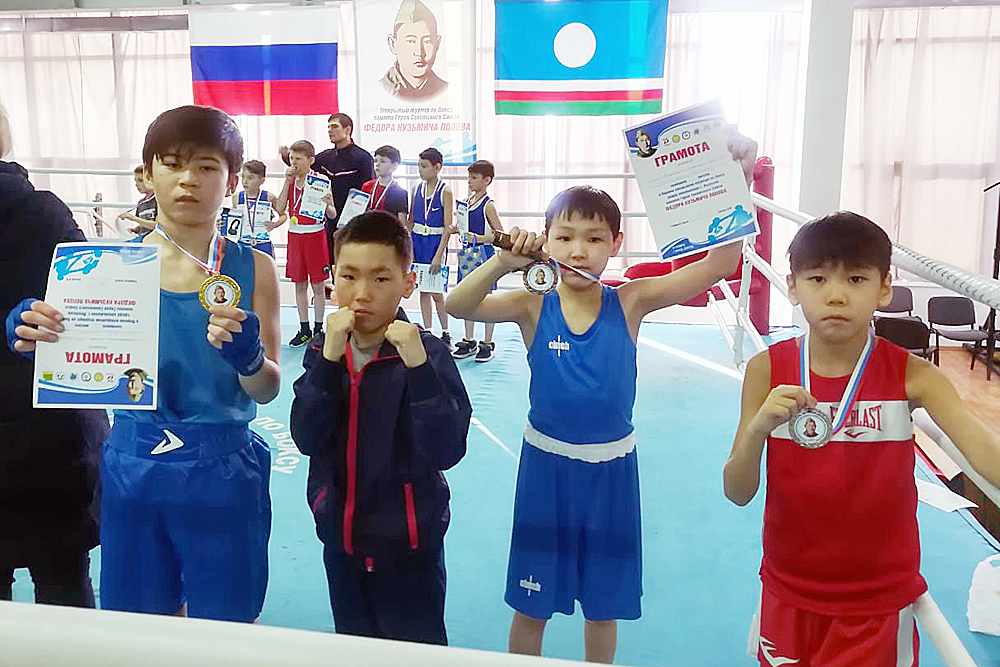 Юные боксеры-динамовцы в Первом открытом турнире по боксу среди школьников г. Якутска