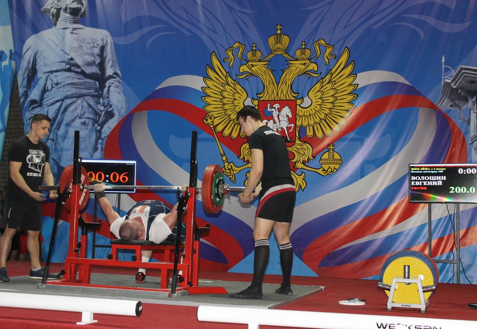 В Архангельске состоялся третий чемпионат по пауэрлифтингу  среди мужчин