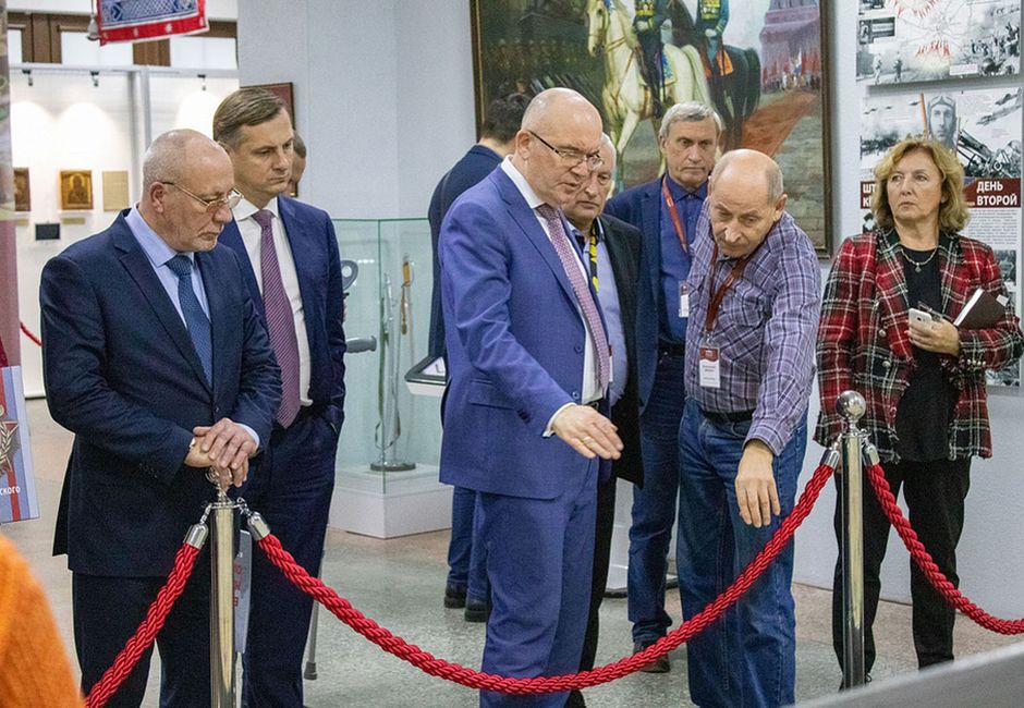 Памяти павших будьте достойны