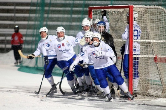 Клуб «Динамо-Москва» по хоккею с мячом стартовал в чемпионате страны