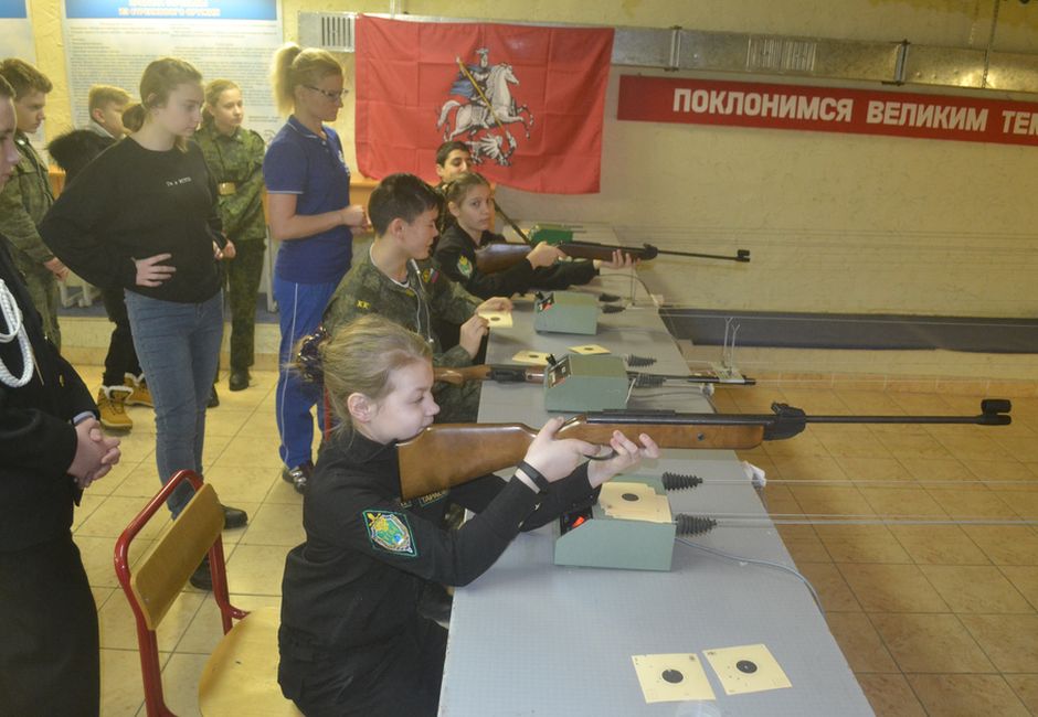 В Москве прошли соревнований по стрельбе из пневматической винтовки среди юношей и девушек