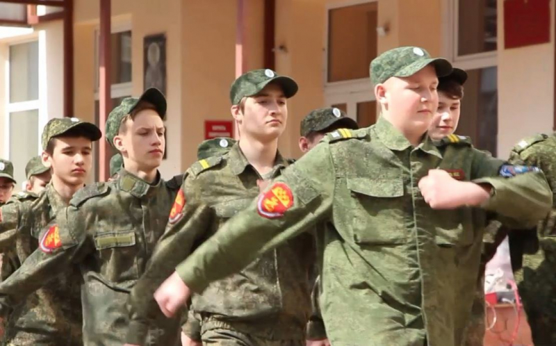 Тамбов. Полицейские провели патриотическую акцию для детей на базе Казачьей кадетской школы-интерната
