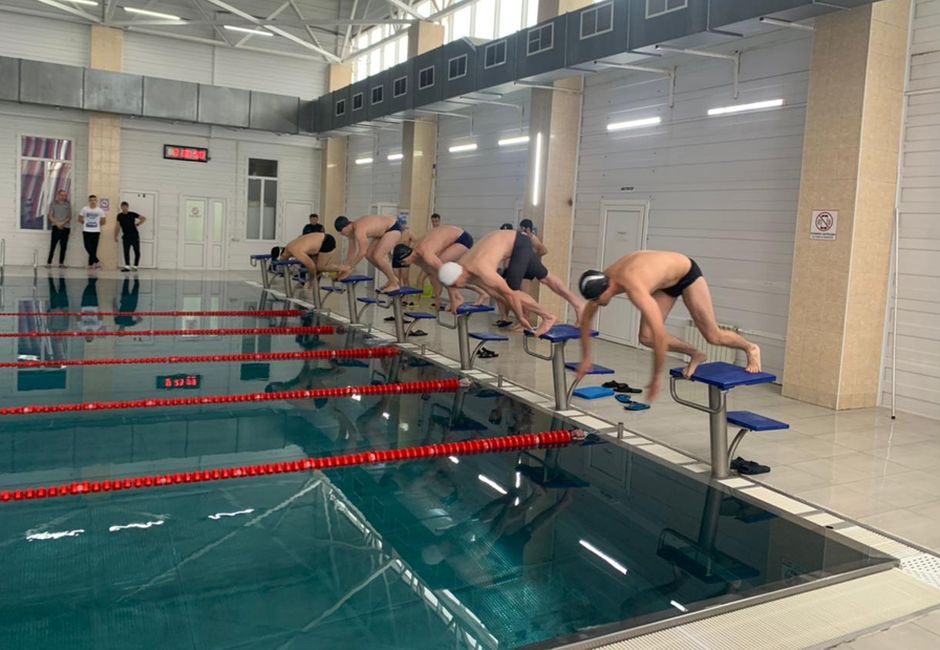 В Грозном прошел лично-командный чемпионат по плаванию