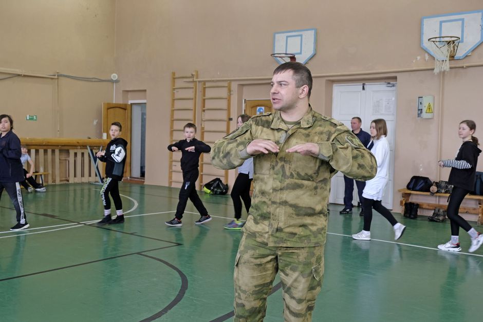 В Ненецком автономном округе динамовцы провели мастер-класс по кроссфиту для школьников