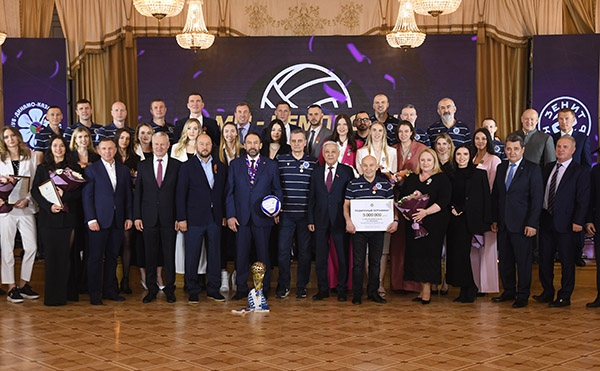 В Казанском кремле состоялось чествование волейболисток «Динамо-Ак Барс» 