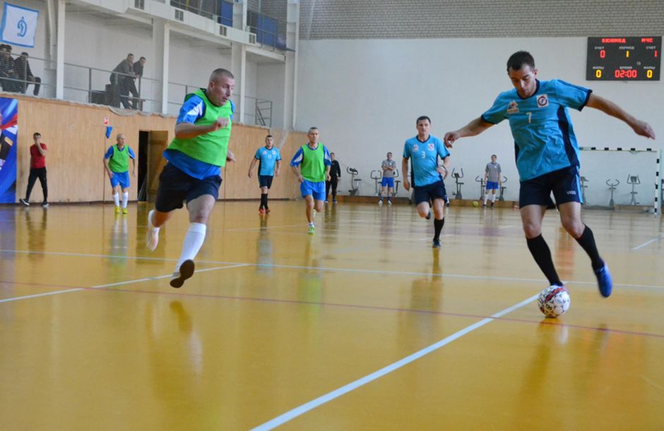 В Барнауле состоялся Открытый чемпионат по мини-футболу среди ветеранов