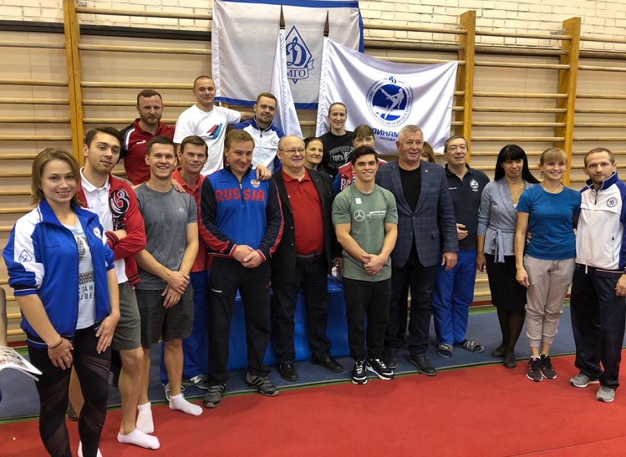 Динамовские гимнасты поздравили своего воспитанника с победой на чемпионате мира