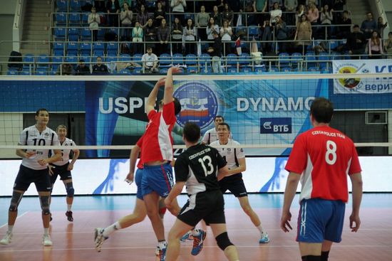 В Казани стартовал отборочный турнир чемпионата Европы по волейболу среди мужчин-полицейских