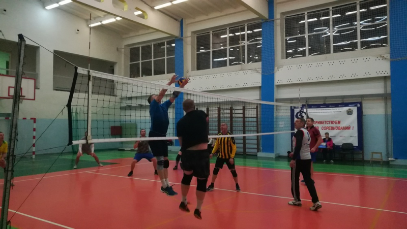 В Великом Новгороде состоялся динамовский турнир по волейболу среди ветеранов