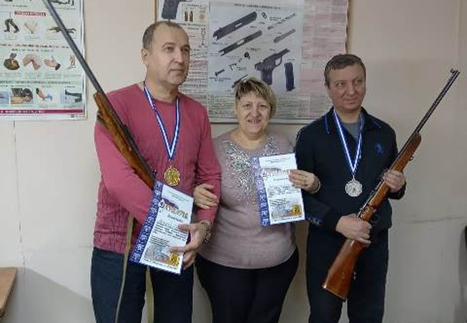В Кемерово прошли лично-командные соревнования по стрельбе из малокалиберной винтовки среди ветеранов