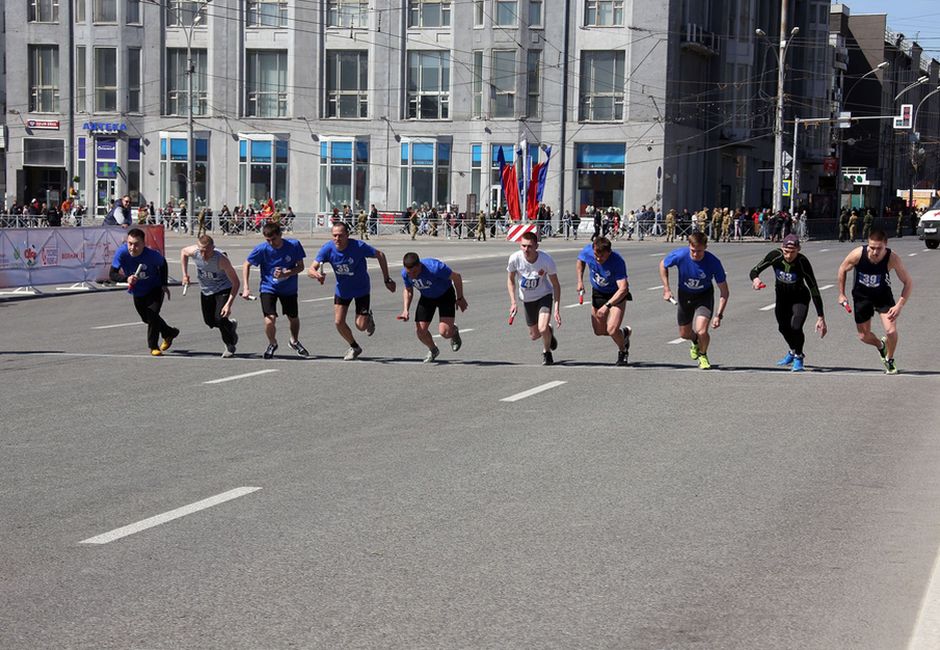 В Новосибирске прошла легкоатлетической  эстафета памяти маршала Александра Покрышкина