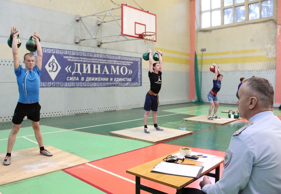 В Новгородской области прошли соревнования по гиревому спорту