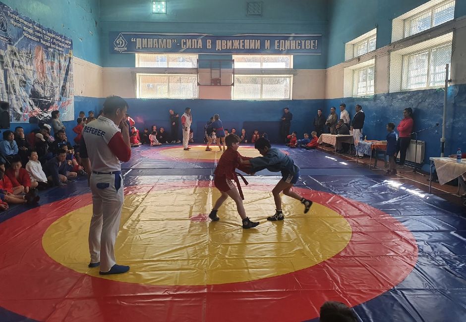В Республике Алтай состоялось первенство по борьбе самбо среди юношей и девушек
