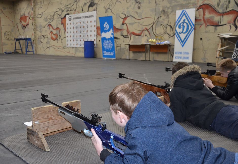 Волгодонск стрельба. Спортивные стрелковый полигон в москве. Волгодонск стрельба в 15 школе. Соревнования по пулевой стрельбе ижевск. Волгодонск стрельба.