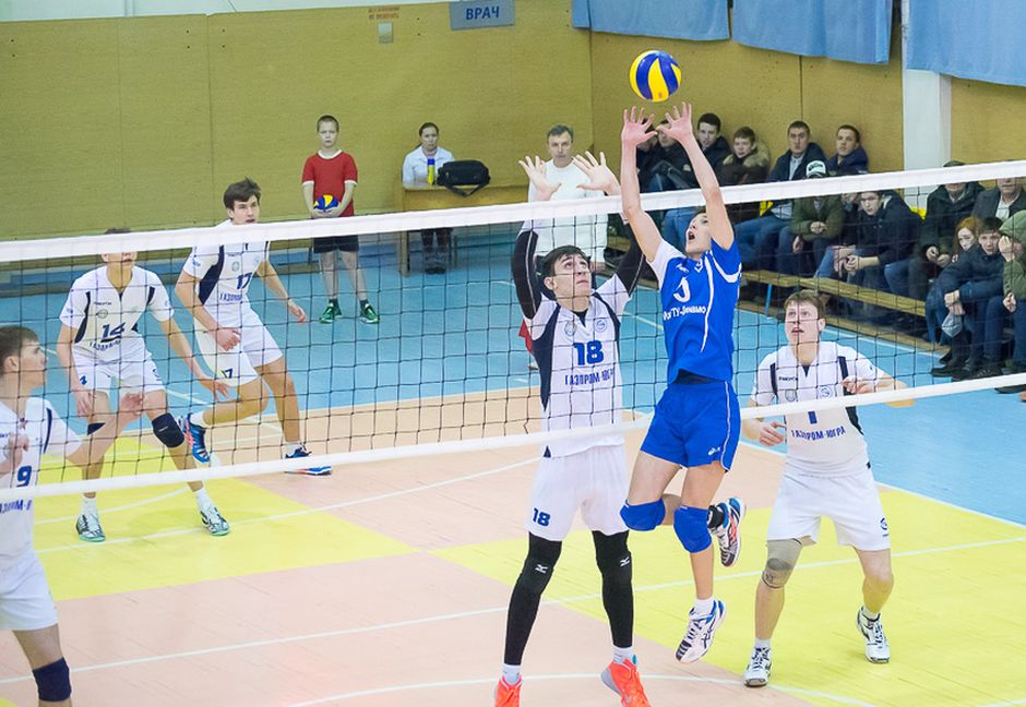 Волейбольная команда «ИжГТУ-Динамо» возглавила турнирную таблицу зоны «Восток»