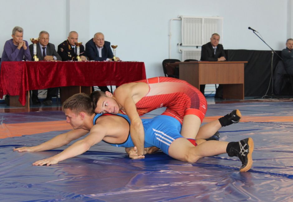 В Иркутске прошли соревнования по спортивной борьбе