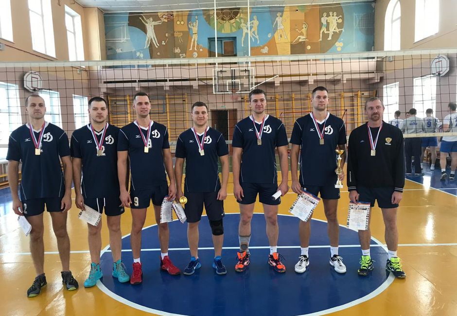 Динамовцы стали призерами первенства Благовещенска по волейболу