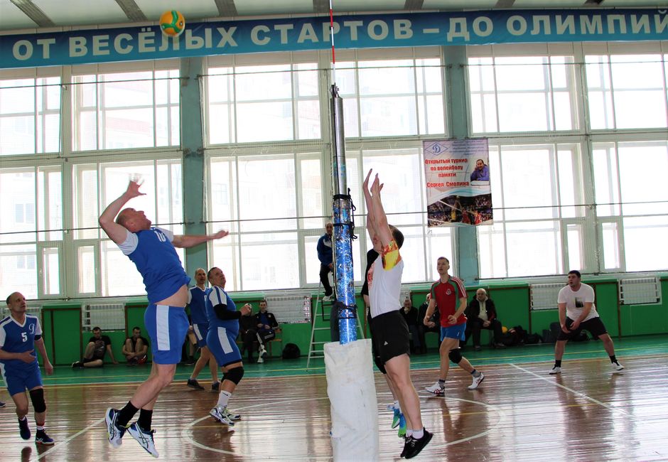 В Братске прошел VI турнир по волейболу памяти ветерана МВД, обладателя звания «Почетный динамовец» Сергея Смолина