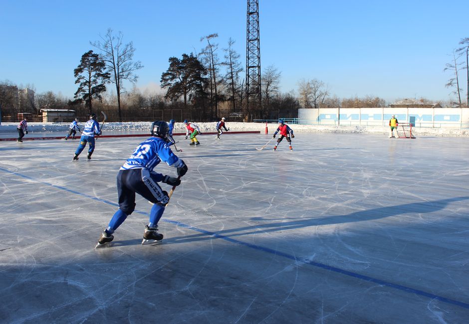 В Иркутске прошли соревнования по мини-хоккею с мячом