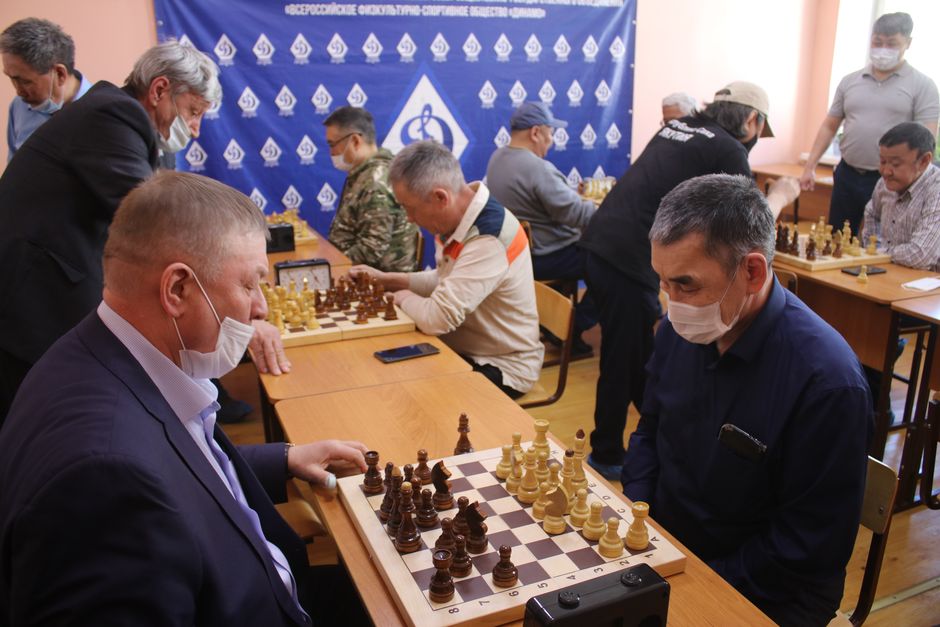 В Якутске состоялся динамовский шахматный турнир среди ветеранов