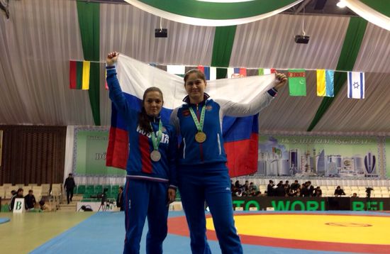Спортсменка Северо-Осетинского «Динамо» стала трехкратной чемпионкой мира по борьбе на поясах