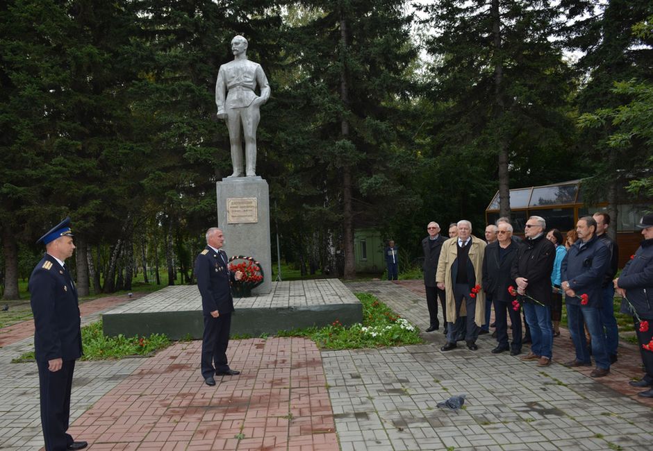В Новосибирске прошел митинг в память об основателе Общества «Динамо»