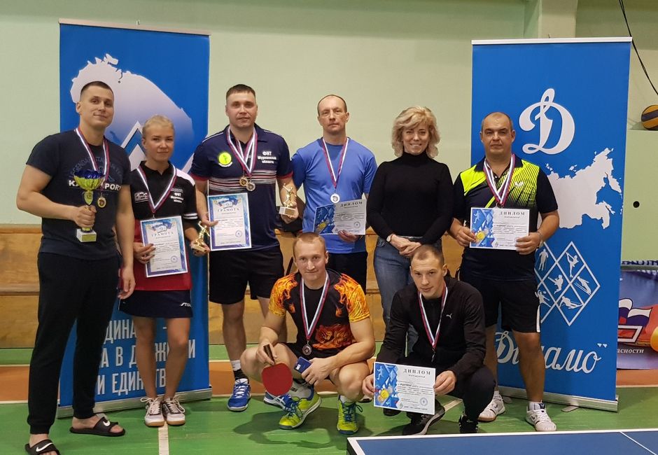 В Мурманске прошли лично-командные соревнования по настольному теннису
