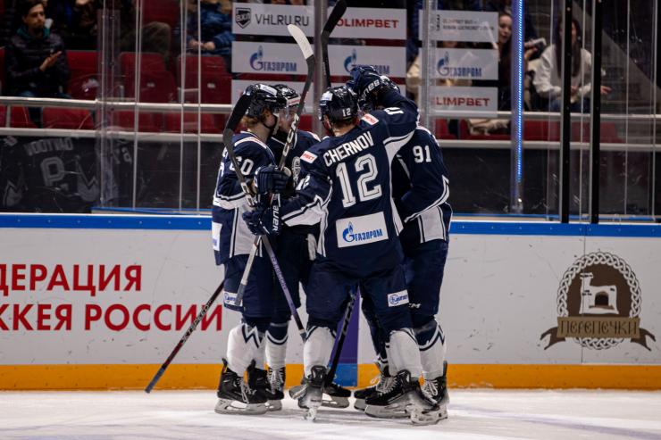 Хоккеисты «Динамо СПб» выиграли у «Металлурга» в чемпионате ВХЛ