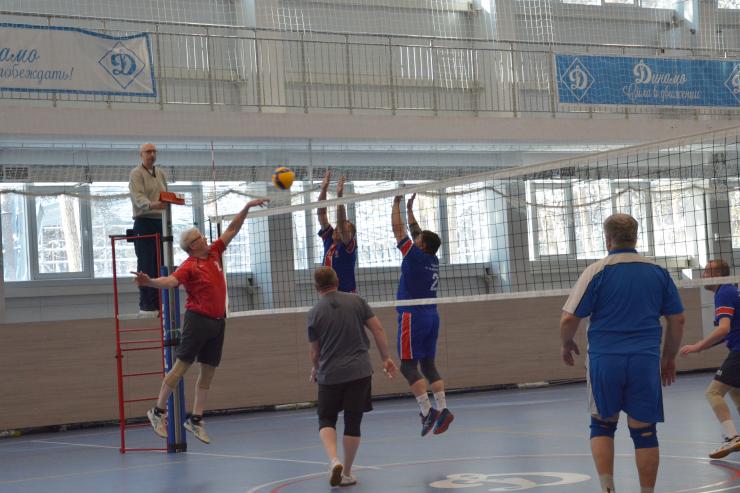 В Челябинске завершился чемпионат «Динамо» по волейболу среди ветеранов 