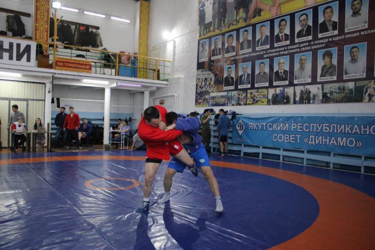 В Якутске состоялся чемпионат «Динамо» по самбо 