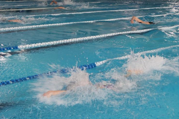 В Яхроме прошли динамовские соревнования по плаванию 