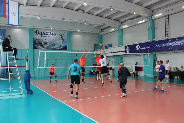 В Иркутске прошел турнир «Динамо» по волейболу среди ветеранов
