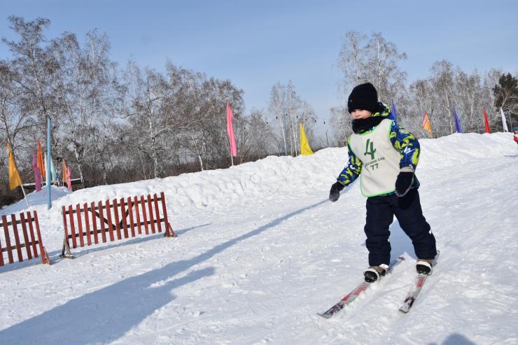 В Омске при участии регионального «Динамо» состоялись соревнования по лыжным гонкам среди дошколят