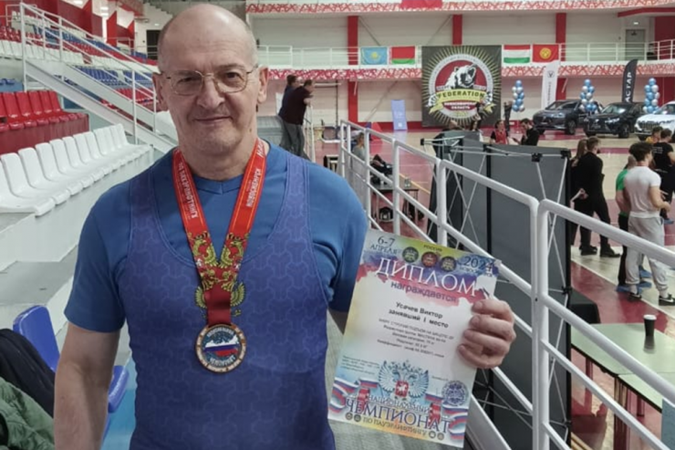 Ветеран омского «Динамо» установил мировой рекорд на национальном чемпионате по пауэрлифтингу