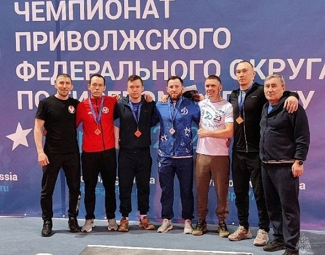 Динамовец завоевал бронзу на чемпионате ПФО по гиревому спорту