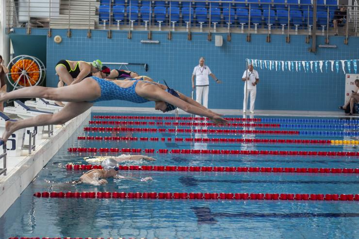 В Москве завершились динамовские соревнования по плаванию среди ФЭО