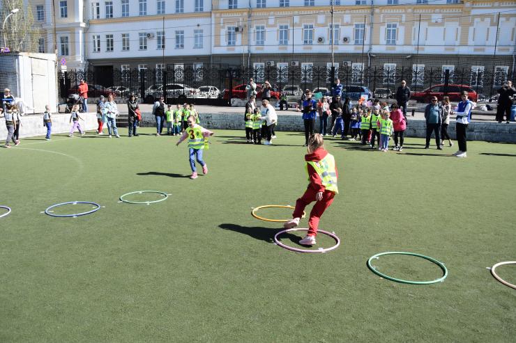При поддержке омского «Динамо» состоялась патриотическая игра «Зарница» среди дошколят