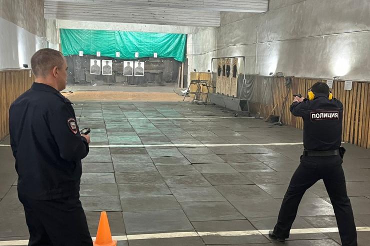 Тамбов. Соревнования по стрельбе из пистолета Макарова среди полицейских