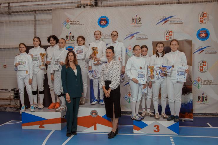В Новосибирске состоялся турнир по фехтованию на призы динамовки Любови Шутовой