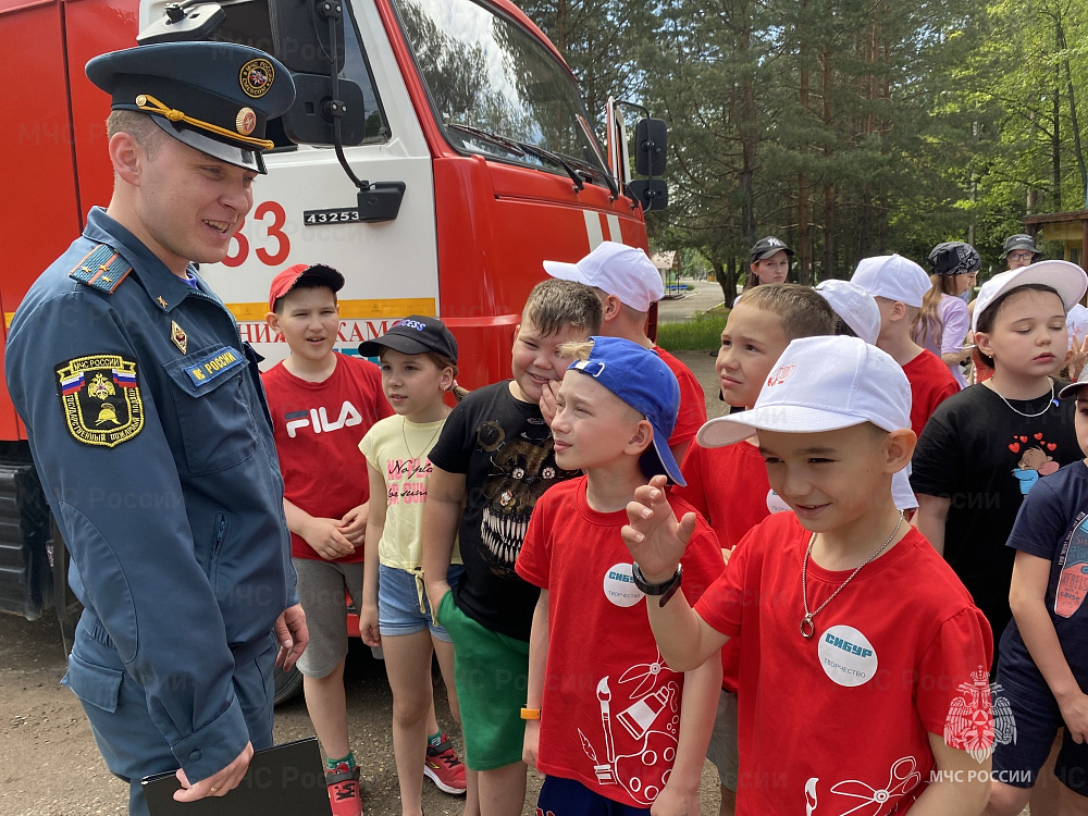 Дни пожарной безопасности в детских оздоровительных лагерях продолжаются