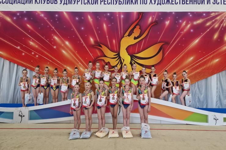 Динамовские спортсменки успешно выступили на Кубке по художественной и эстетической гимнастике в Ижевске 