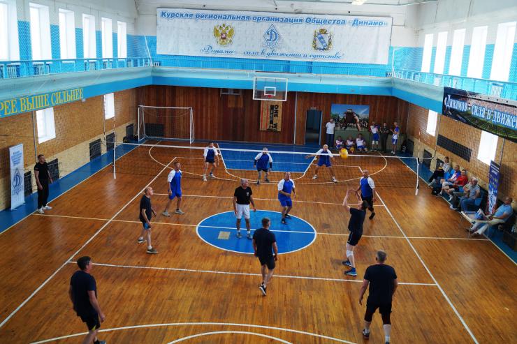 В Курске прошел чемпионат «Динамо» по волейболу среди ветеранов