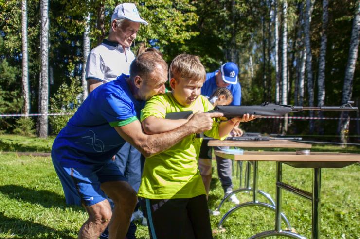 В Подмосковье прошли динамовские соревнования «Папа, мама, я — спортивная семья»