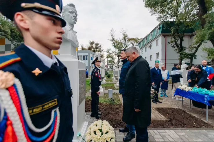 Торжественное открытие бюста легендарного динамовского вратаря Льва Яшина состоялось на Аллее Российской Славы ВДЦ «Смена»