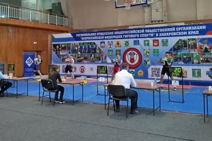 В Хабаровске прошли динамовские соревнования по гиревому спорту 