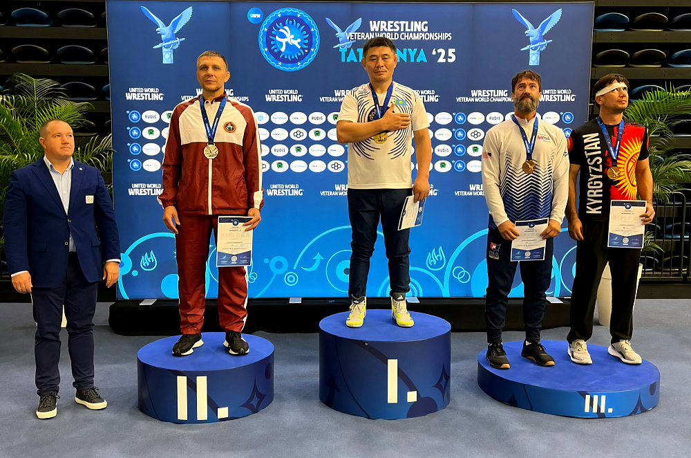 Динамовец из Красноярска завоевал серебряную медаль на чемпионате мира по вольной борьбе