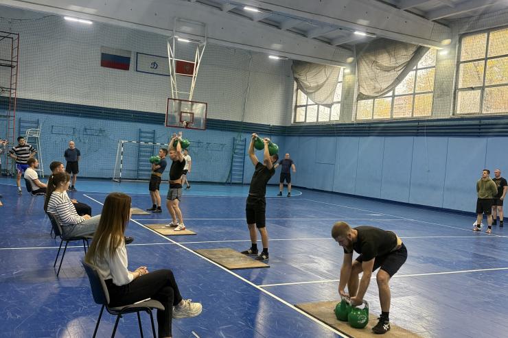 В Оренбурге провели динамовские соревнования по гиревому спорту 