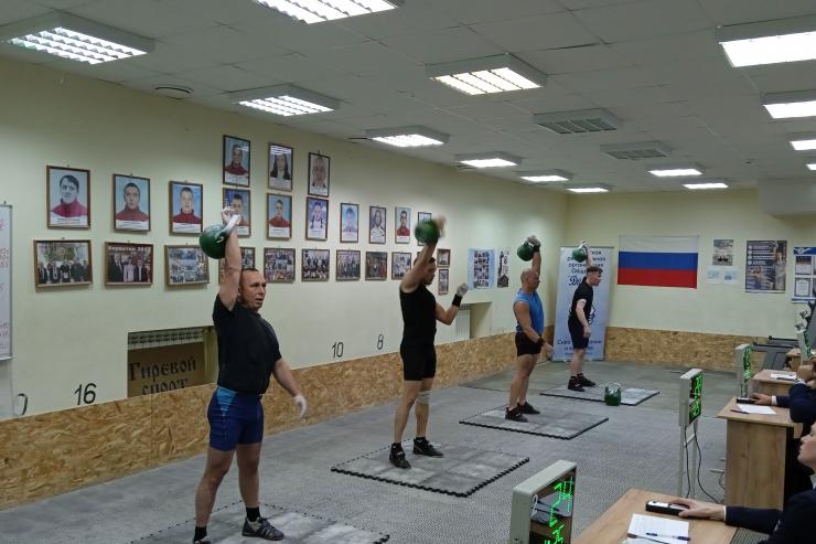 В Кирове провели чемпионат «Динамо» по гиревому спорту 